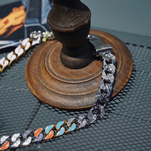 Louis Vuitton colorful necklace - Picture 4 of 7